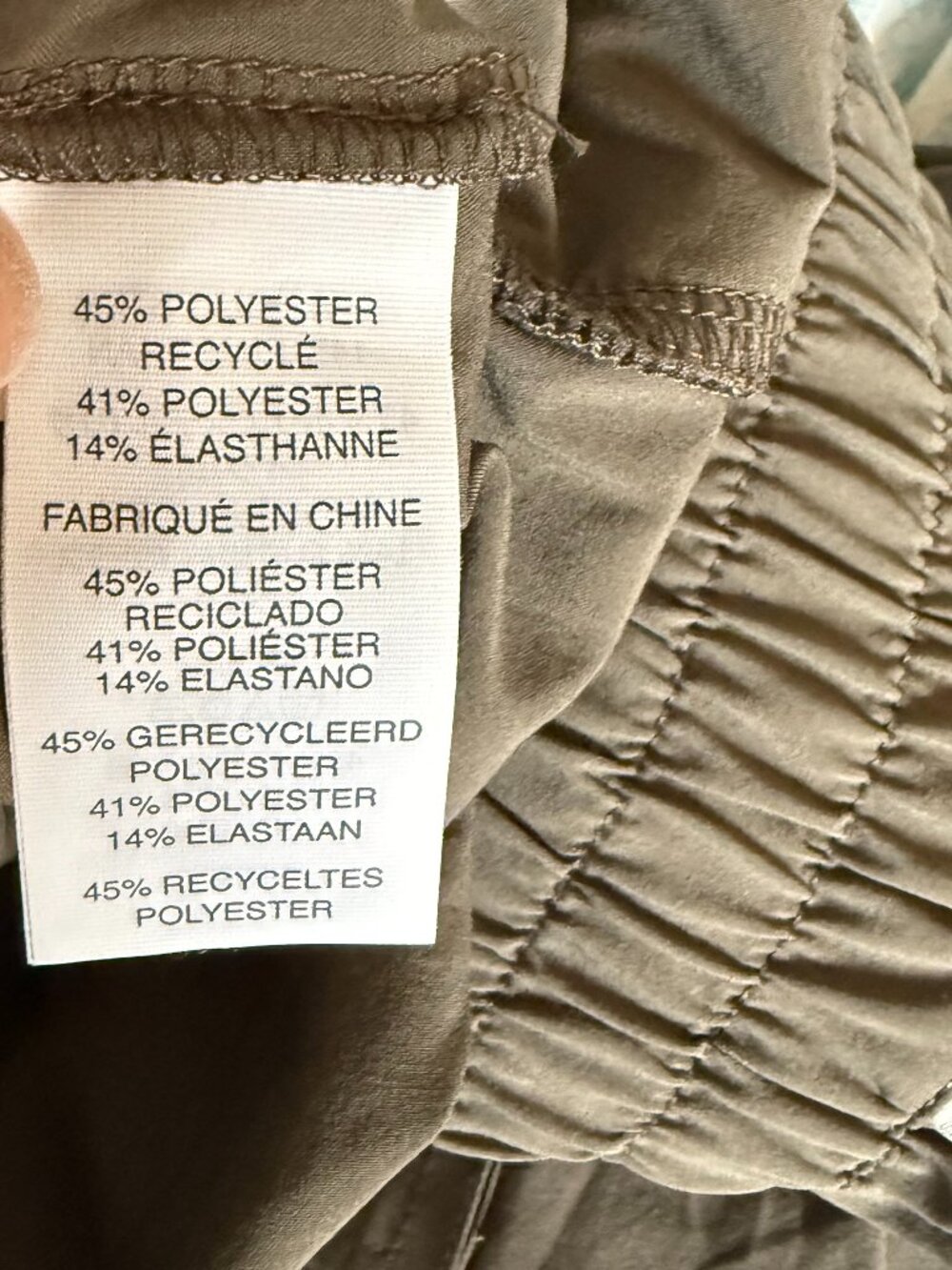 Vuori Olive Cargo Jogger Pants Size Large Performance Travel Utility Pants - Picture 8 of 8